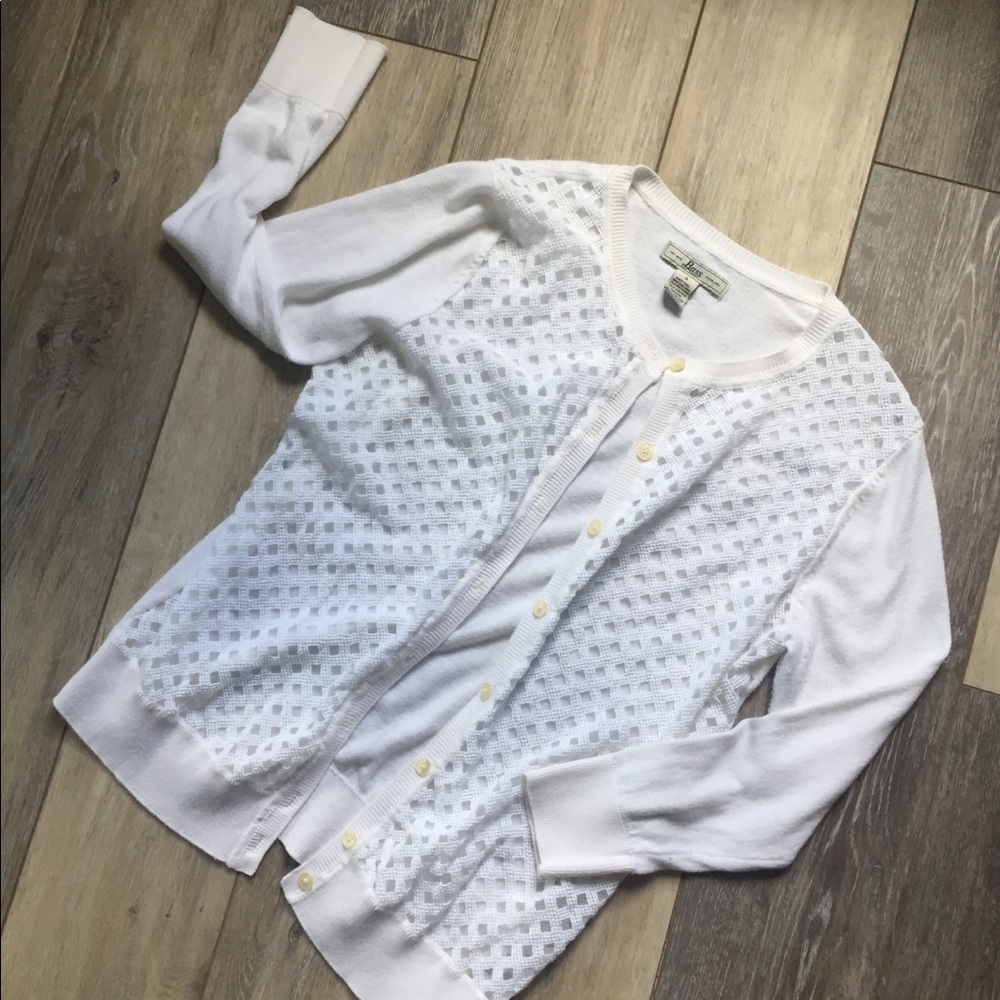 Bass small 3/4 sleeve cardigan. Adorable cut/style
